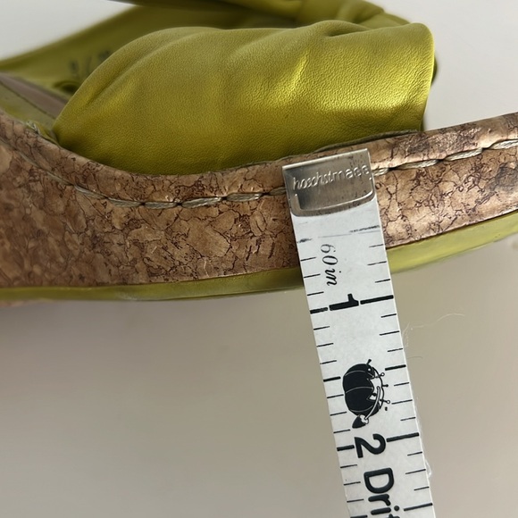 Born Drilles lime green leather sandal. Sz 8 - Picture 10 of 10